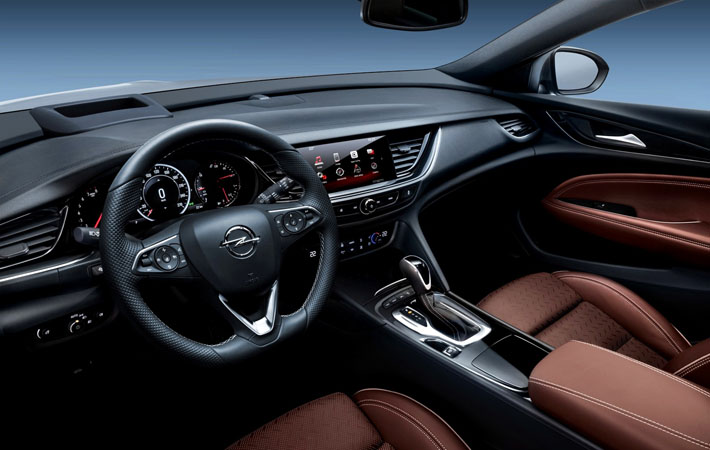 Opel yeni universal təqdim edib AUTO.AZ