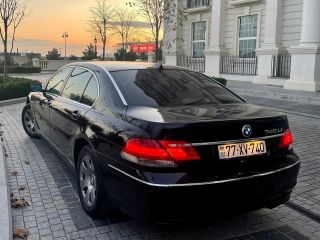 BMW
740