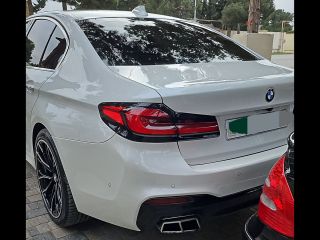 BMW
530