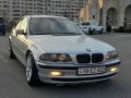 BMW
318