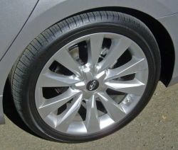 Hyundai-Azera-Wheel.jpg