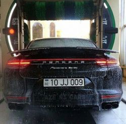 _aze_n1_cars__BYTc5rRFEH6.jpg