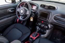 02-2016-jeep-renegade-trailhawk-interior.thumb.jpg.8665bbaa9d11da99c31d2a208c411af5.jpg