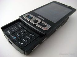 Nokia-N95-8Gb-3G-Mobile-Phone-Black-Unlocked-_1.jpg