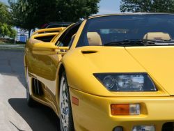 Lamborghini_Diablo_VT_Roadster_16.thumb.jpg.71dcc5016882b9d64b6bc07e879a255c.jpg