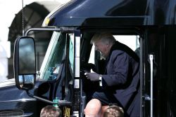 trump.thumb.jpg.adb4bf6f18199df2536dd6a66f58d6c2.jpg