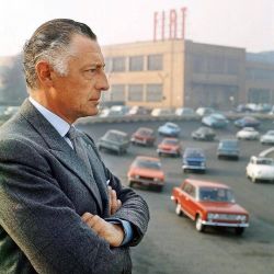 1116285295_GianniAqnelli.thumb.jpg.49f0d0f594a1891522101beedea86a5e.jpg