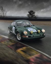 porsche.thumb.jpg.e0baab84a6f5bb852d72a2dae6346882.jpg