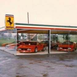 ferrari.thumb.jpg.fae07ba845826be8f2e437527a94409c.jpg